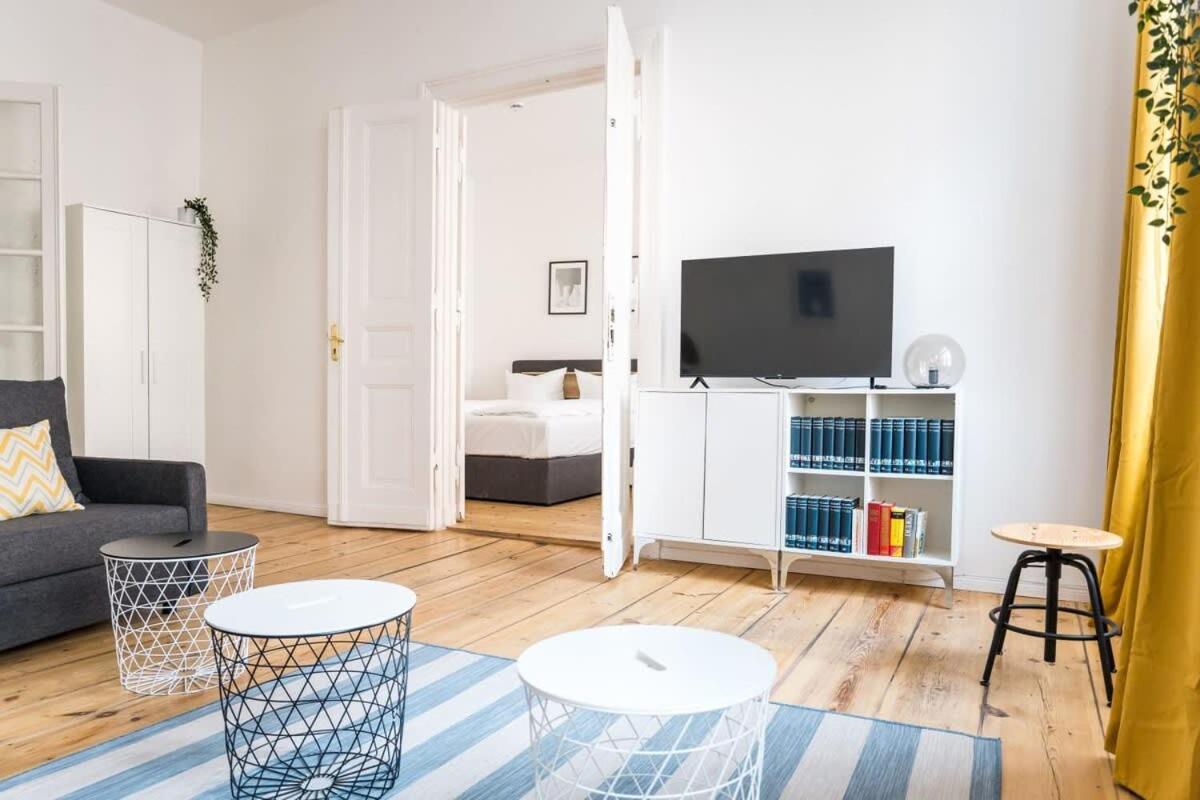 Apartment At Rosenthaler Platz Berlin Exterior photo