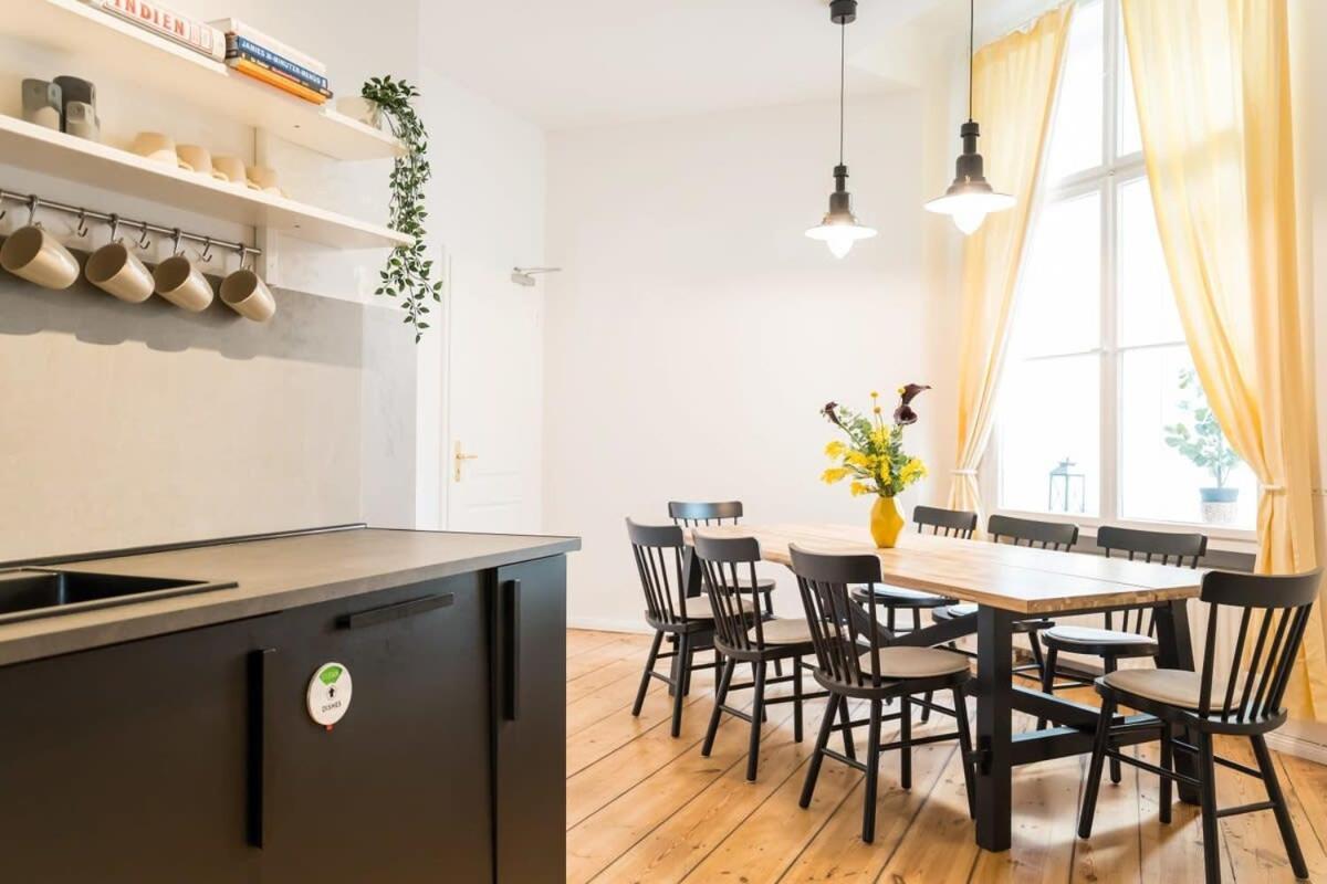 Apartment At Rosenthaler Platz Berlin Exterior photo